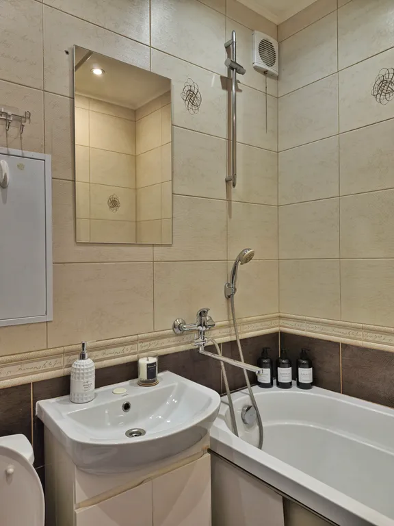 Апартаменты с балконом рядом с Комаровским рынком