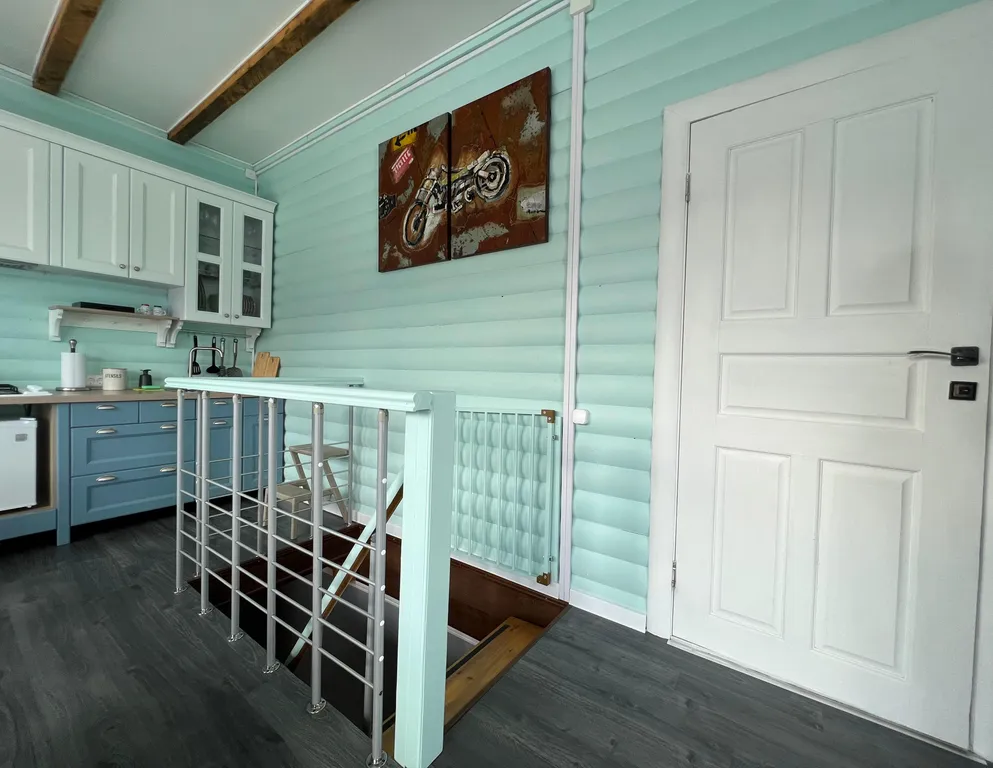 Дом америка на берегу телецкого озера