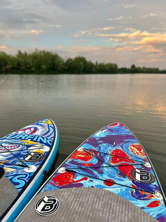 Дом с теплым бассейном на озере