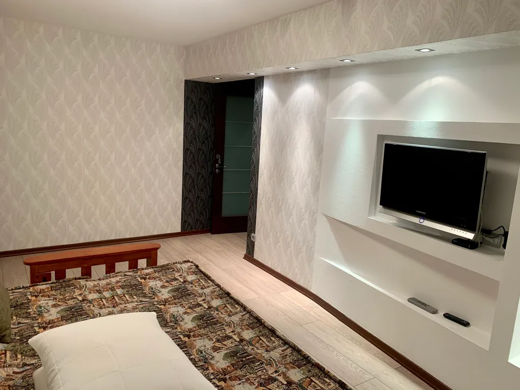 4-комнатная квартира с камином, рядом Центральная площадь