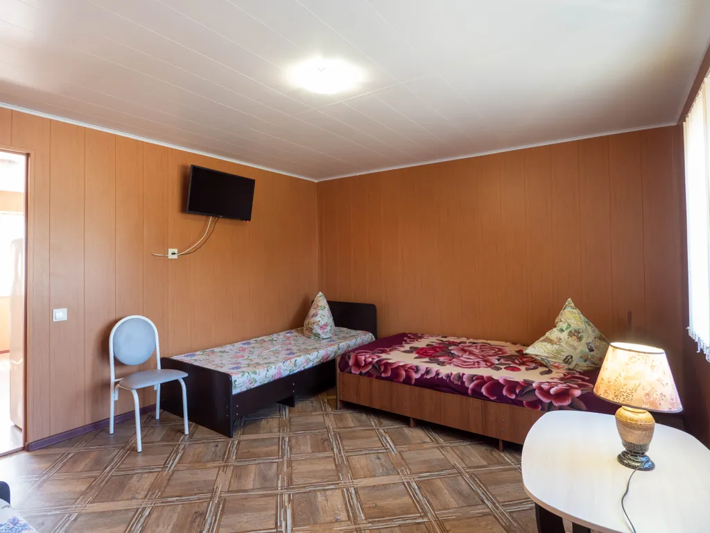 Уютрый домик в глубине сада