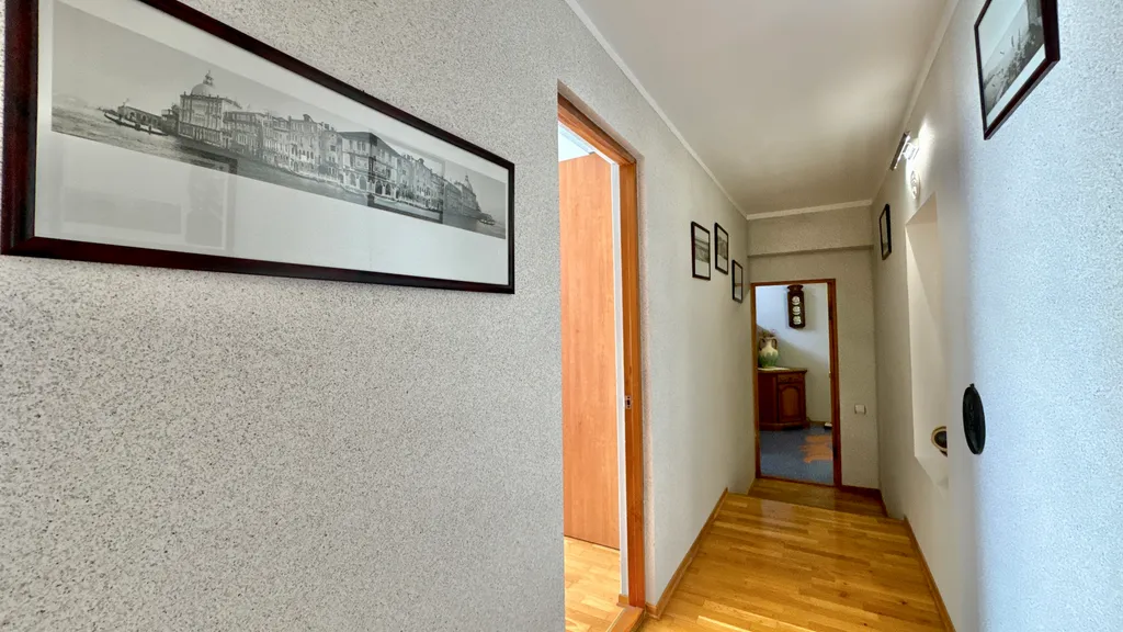 Дом у моря с личным парком, бассейном и сауной