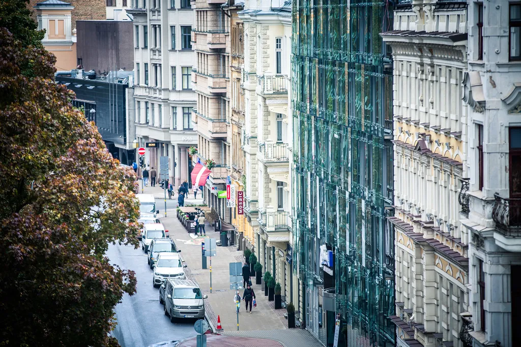 Art Deco One-Bedroom Suite in Library House
