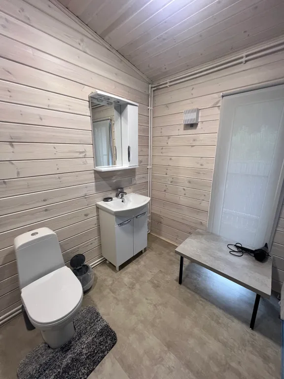 Просторный дом Елка с панорамными окнами в тихом месте