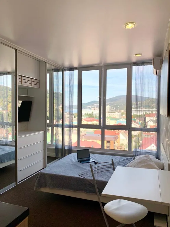 Панорамная студия на берегу моря