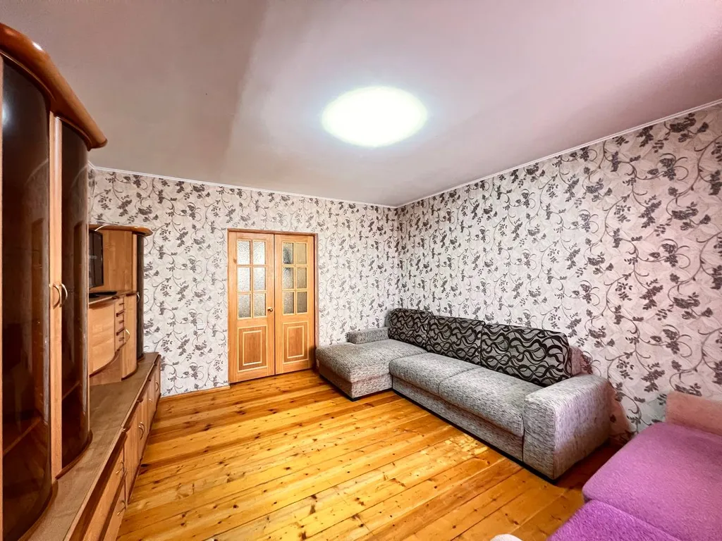 Большая трехкомнатная квартира центр