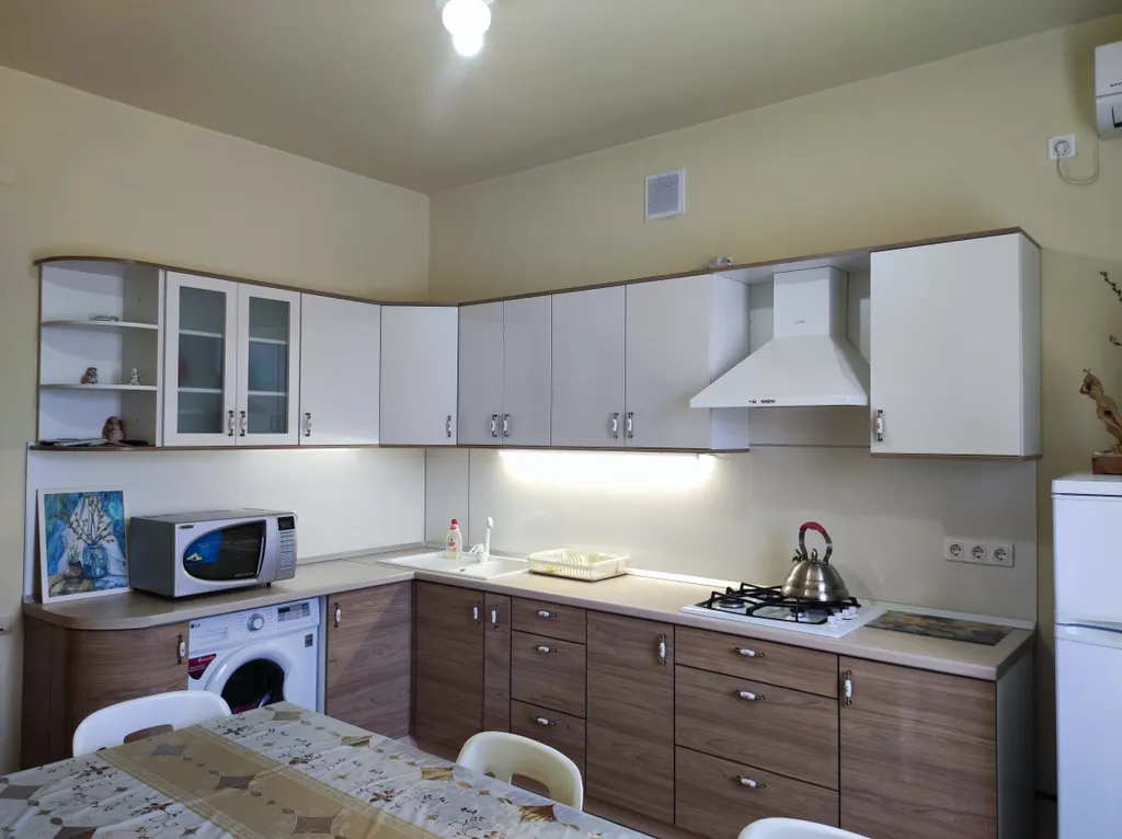 Этаж в уютном доме с видом на Цветник