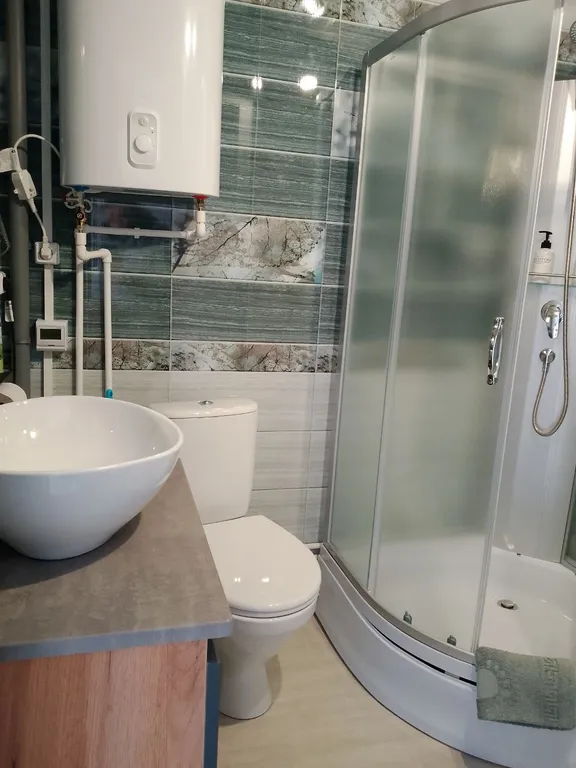 Двухкомнатный дом у лесной полосы