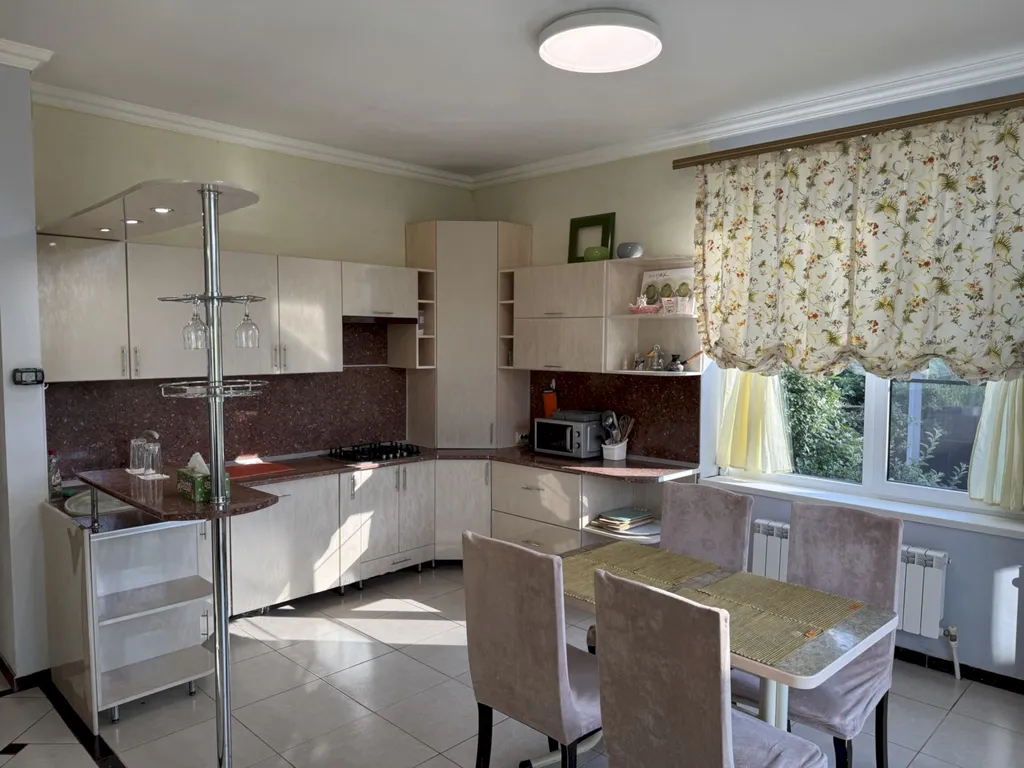 Двухэтажный коттедж с террасой и мангалом - Голубая бухта