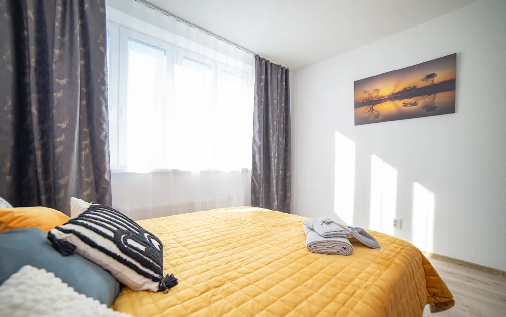 Евро 2К на Академика Ландау 36 для 4 гостей