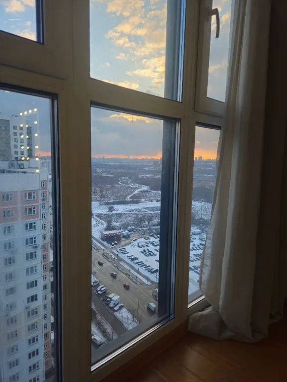 Стильная студия с панорамным окном на Борисовке White Lodging