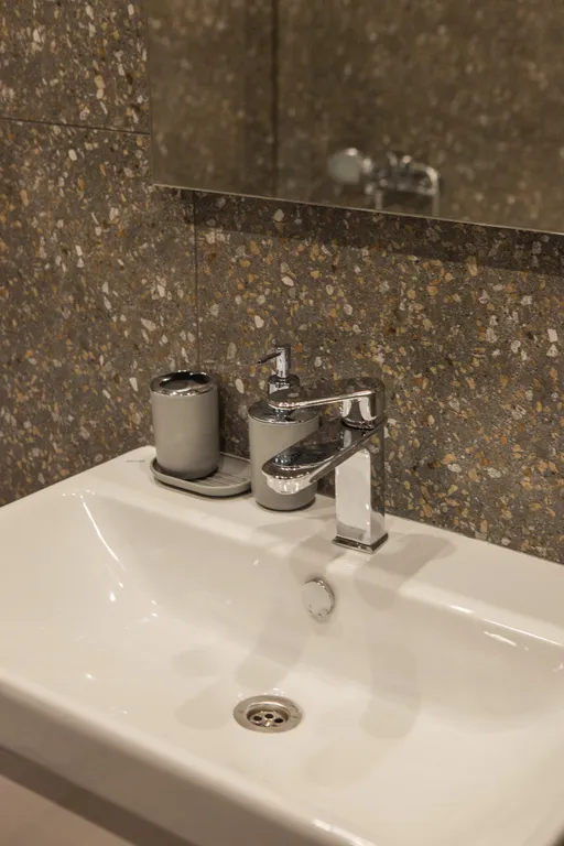 Душевная квартира в центре города с видом на горы и на город