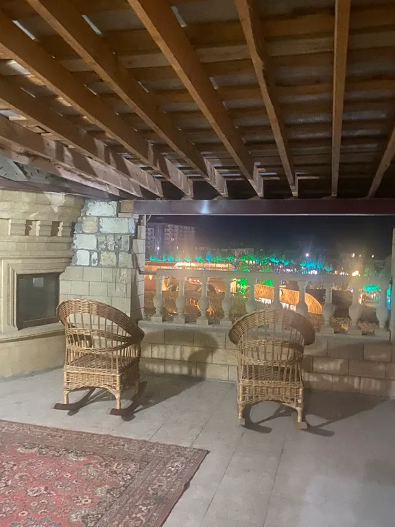 Дом напротив фонтана с потрясающим видом на крепость, фонтан и море