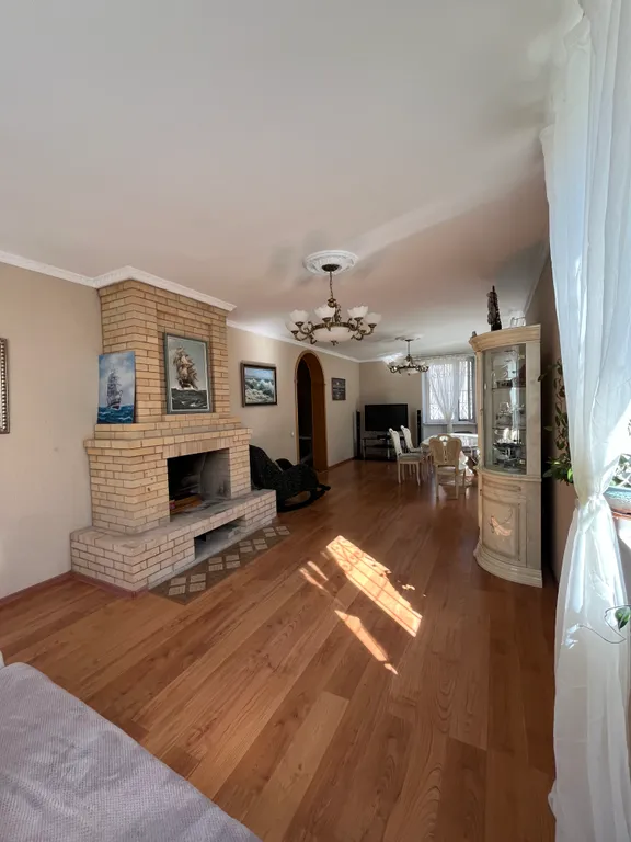 Шикарный загородный дом с бильярдом