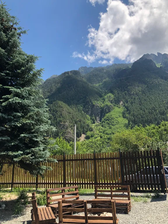 Уютный коттедж с видом на горы