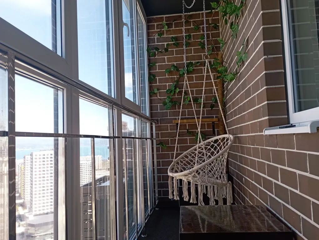 Студия с видом на бухту и горы