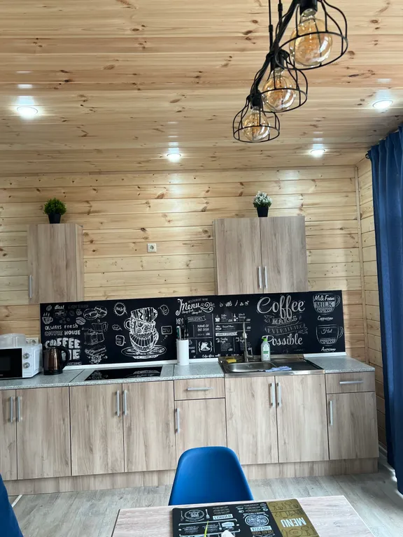 Барн хаус с видом на речку и бассейном