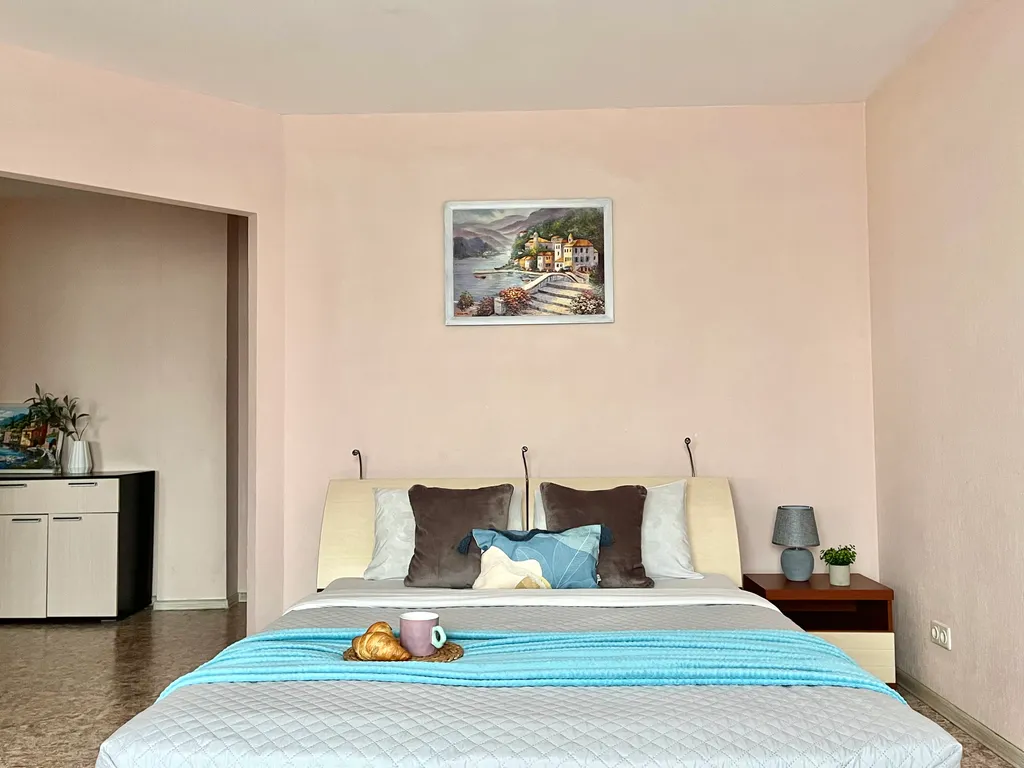 Квартира Уютная, просторная, светлая однокомнатная квартира — Красноярск