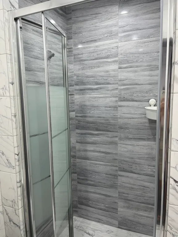 Эллинг на берегу моря