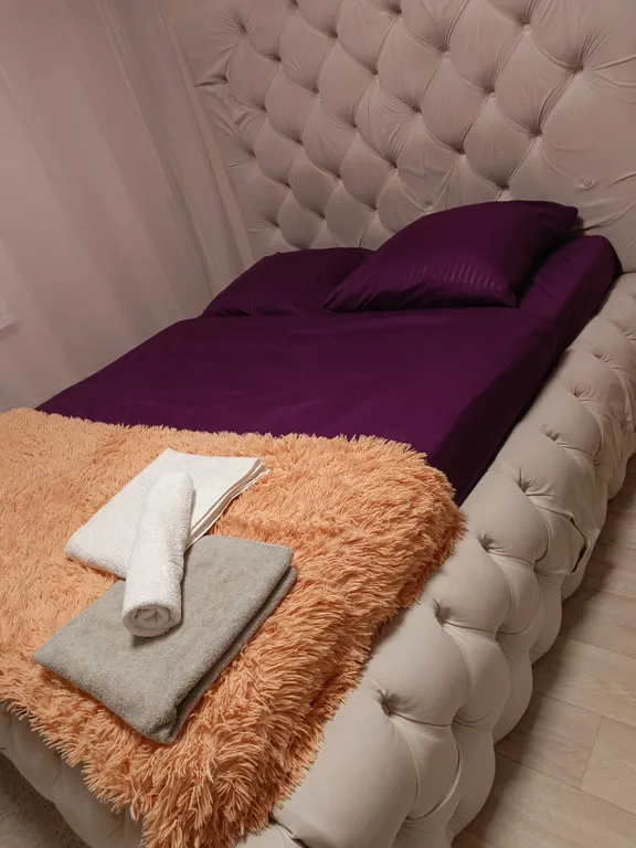 Шикарная студия с королевской кроватью