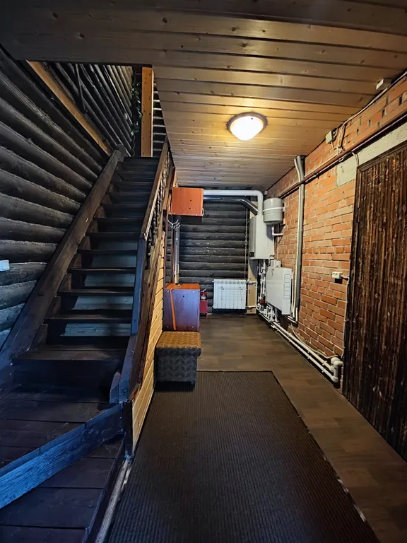 Дом с прудом