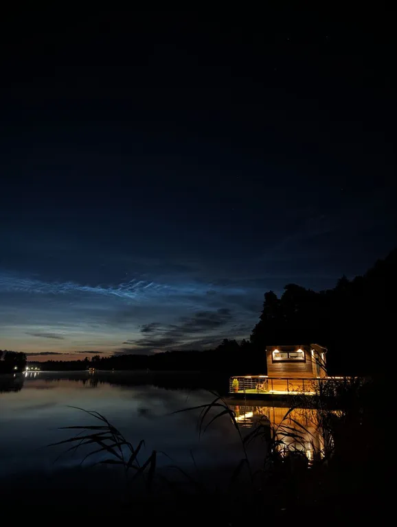 Дом на воде на озера Таир