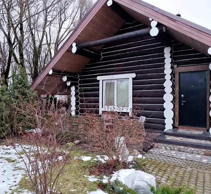 Уютный двухэтажный дом из бруса с видом на Валдайское озеро