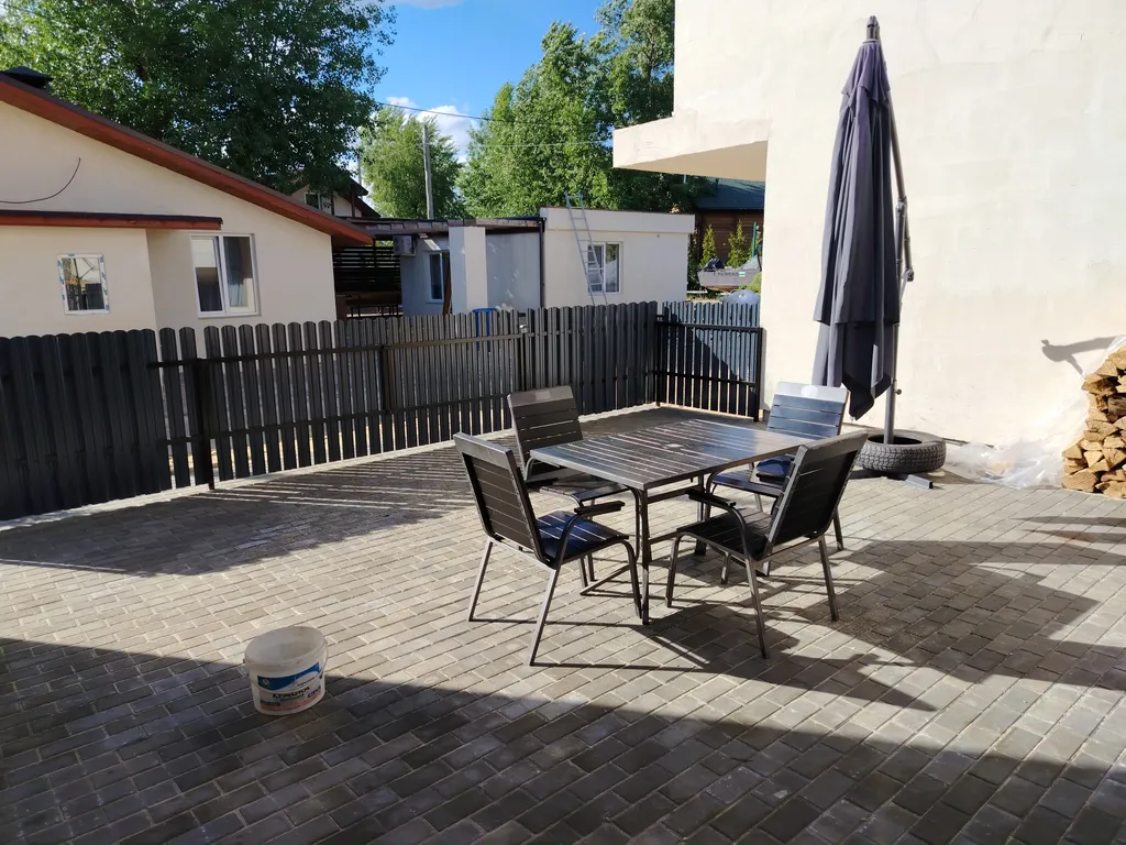 Домик на реке Волга