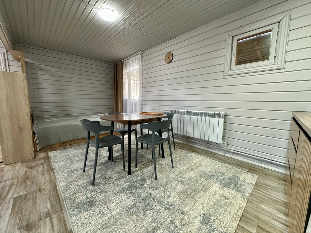 Частный дом на семью