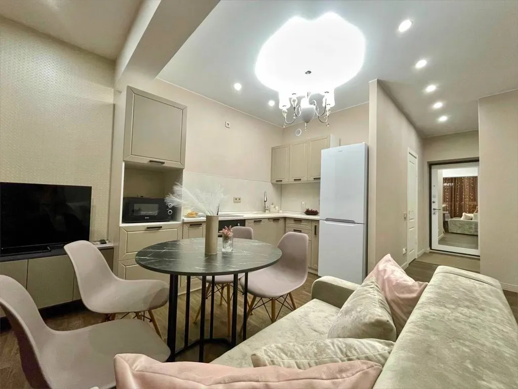 Квартира с панорамным окном в самом центре