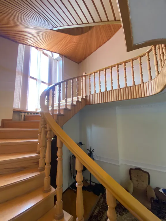 Дом напротив фонтана с потрясающим видом на крепость, фонтан и море