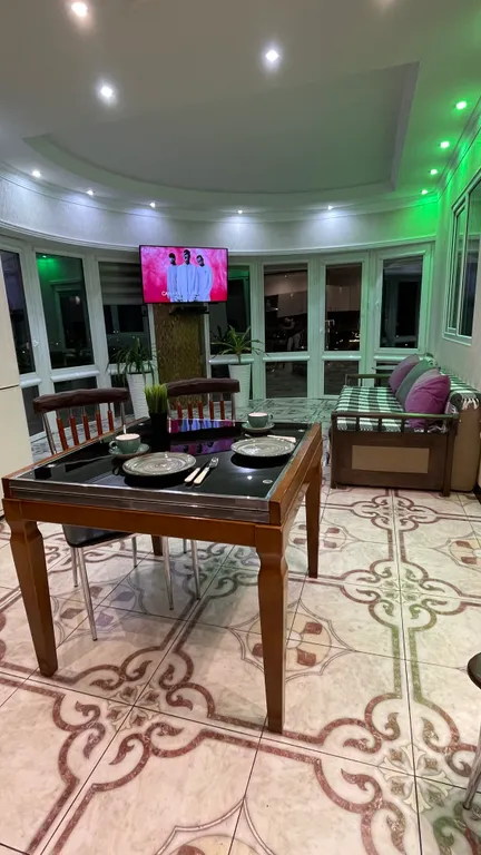 Уютная квартира с видом на город и горы