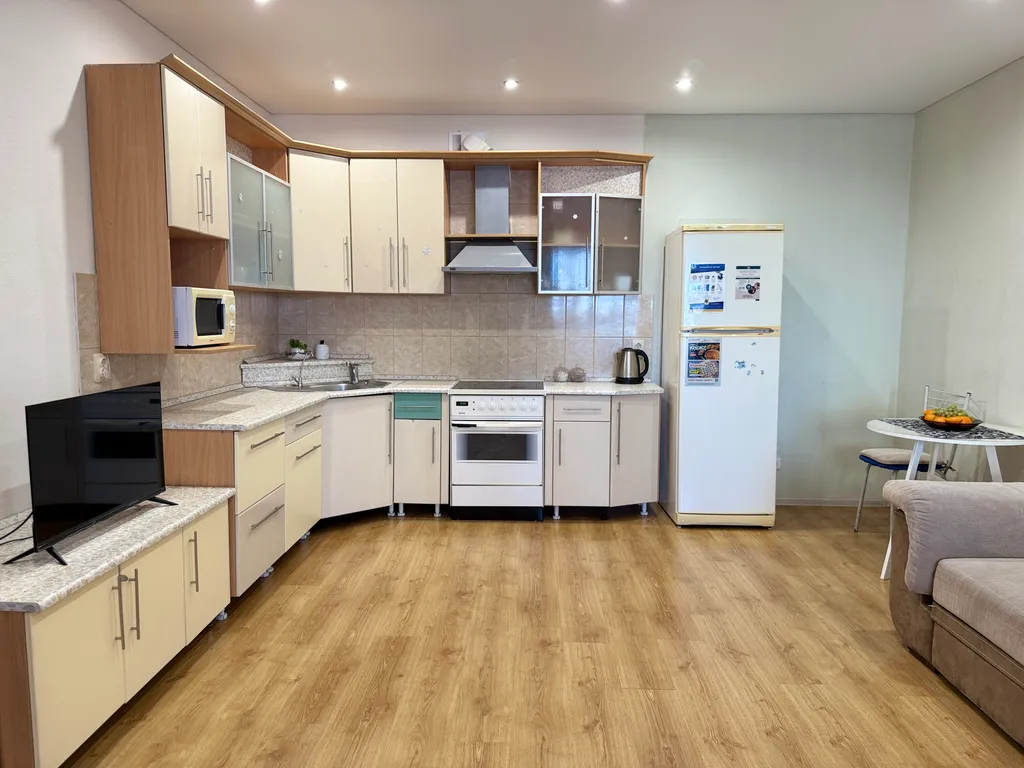 Квартира Апартаменты Нигелла в южном микрорайоне рядом с ТЦ Кристалл — Тюмень