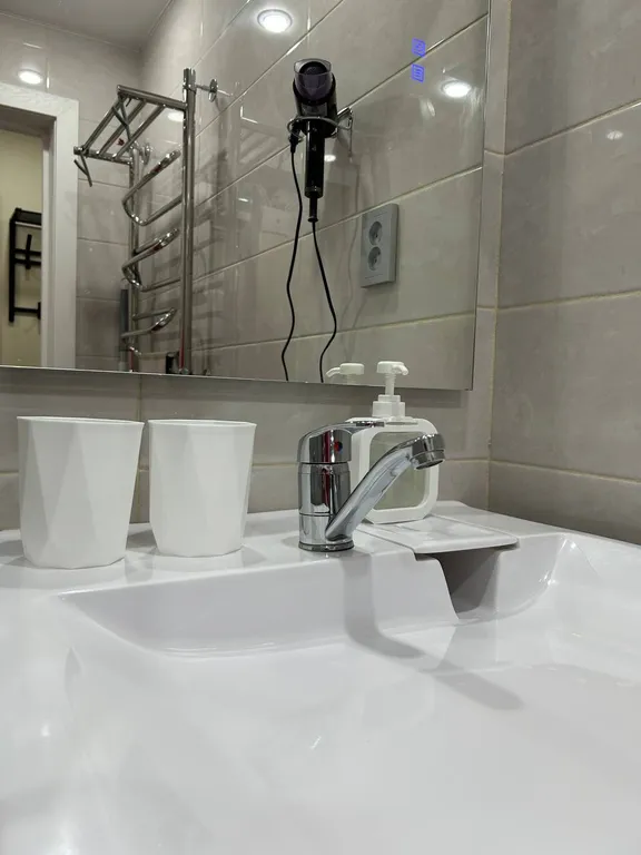 Квартира со свежим ремонтом и новой техникой в самом центре г.Кировск