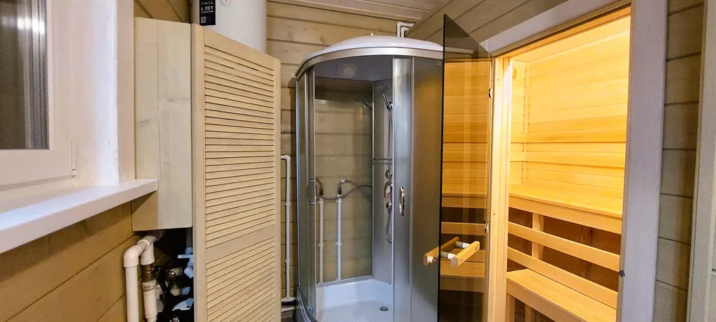 Коттедж Васнецово-озеро, коттедж на берегу озера в окружении леса — Ваньково