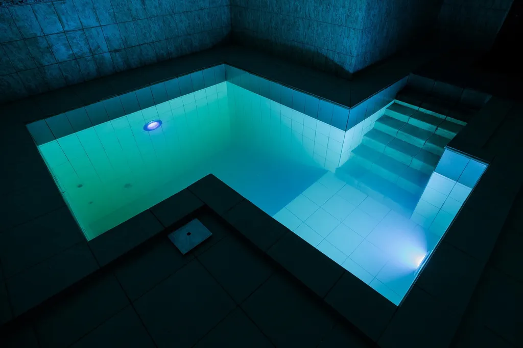 Дом с бассейном и сауной