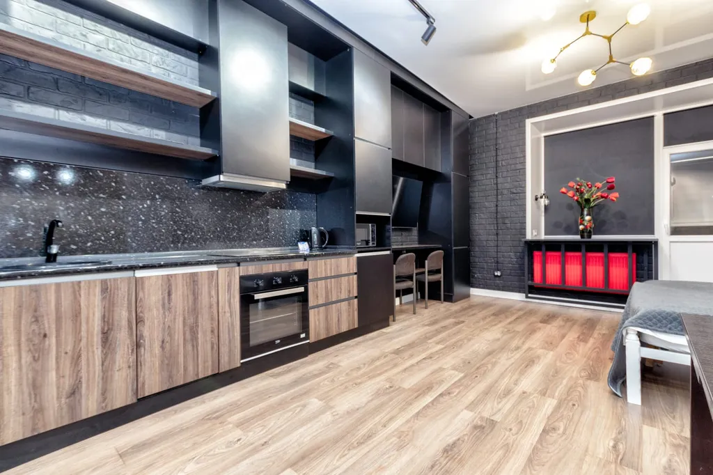 Благоустроенная студия с дизайнерским ремонтом