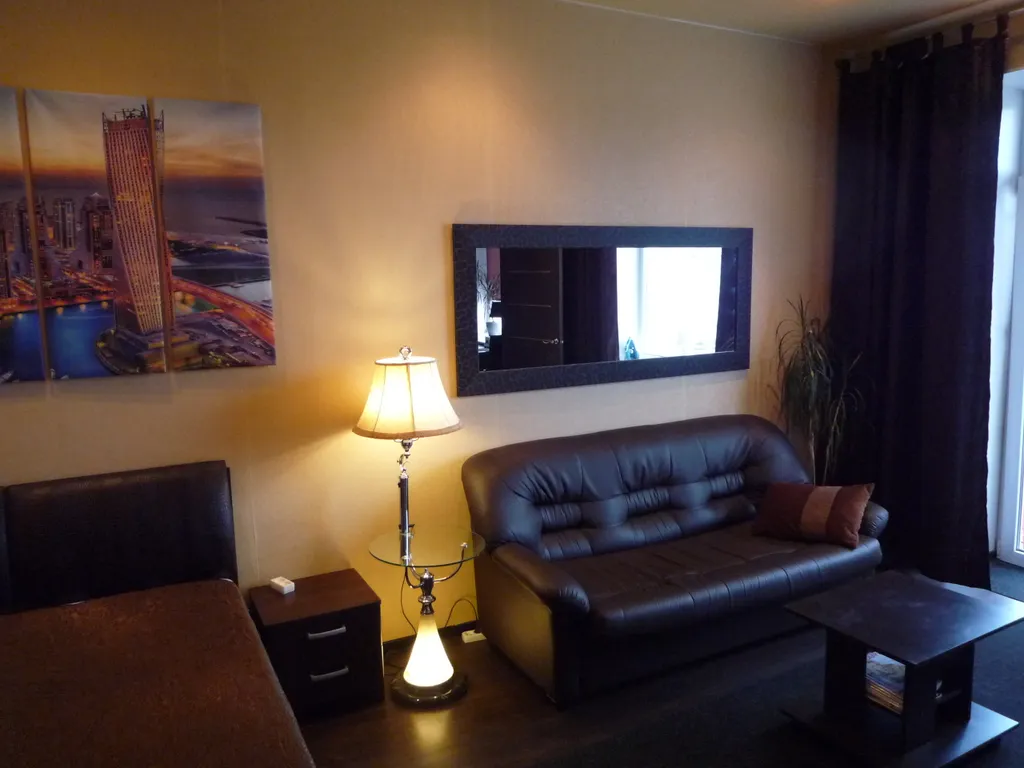 Апартамент в самом центре города с видом на площадь Ленина