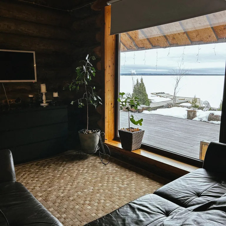 Коттедж Дом на берегу озера рядом с Петрозаводском — аренда посуточно в Заозерье