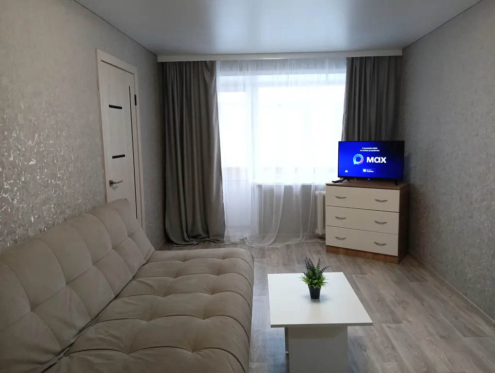 Двухкомнатная квартира возле администрации — аренда посуточно в Серов