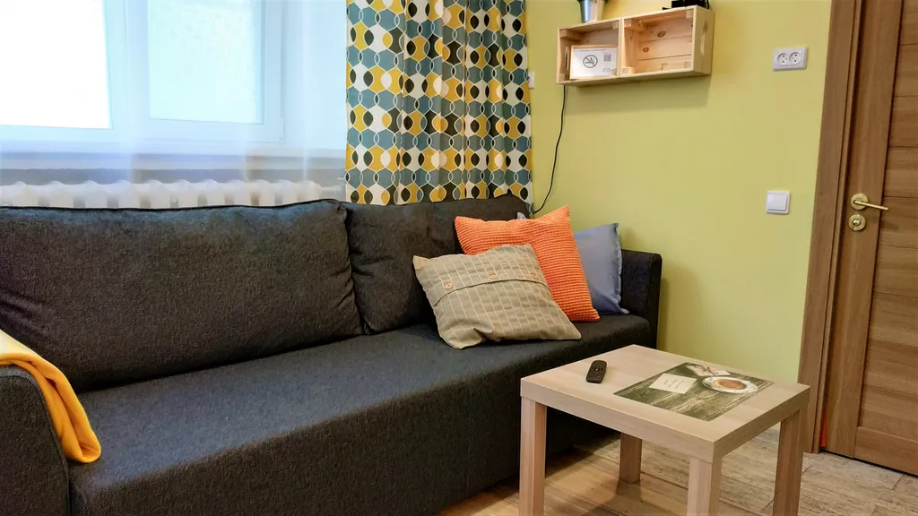 Квартира-студия около метро для большой компании из 6-ти человек