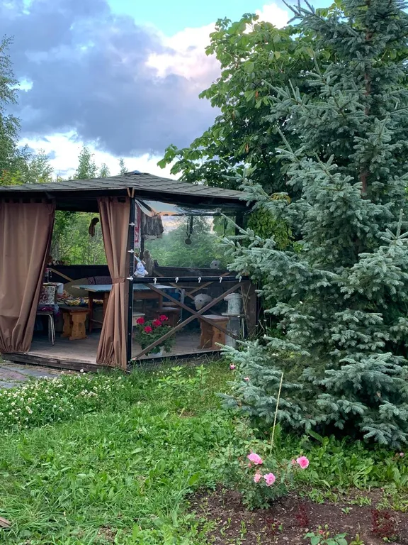 Дом в городе петрозаводске с красивым уединённым участком и баней