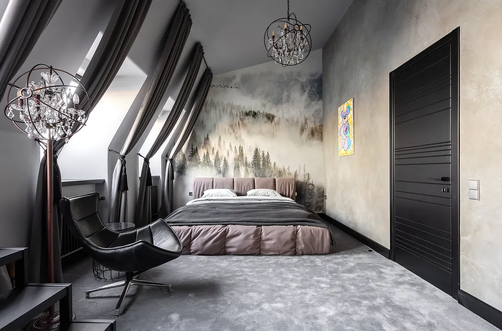 Потрясающая Mанcаpдa c тpемя бaлконaми и видом нa Фoнтанку