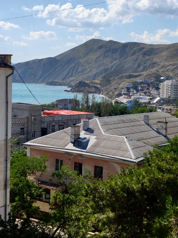 2-комнатная квартира на 4-6 человек с видом на море