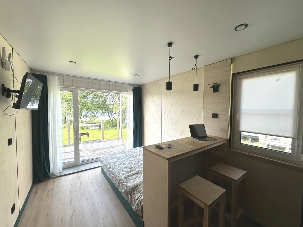 Коттедж Дом на берегу реки у пирса — Сясьстрой