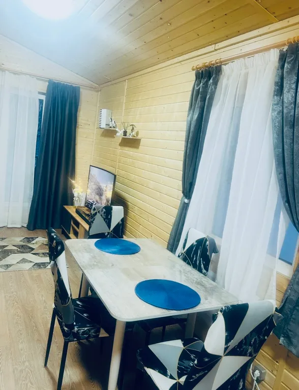 Дом с верандой с баней на участке 10 соток