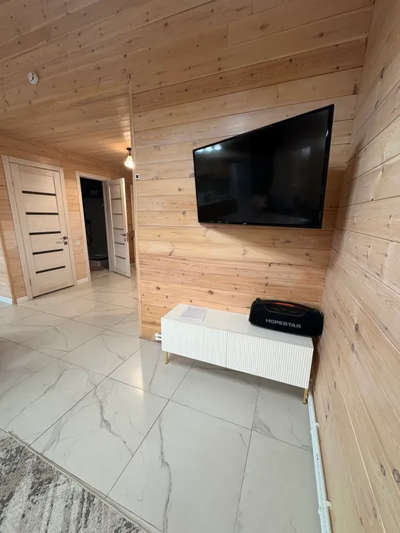 Современный дом с видом на горы