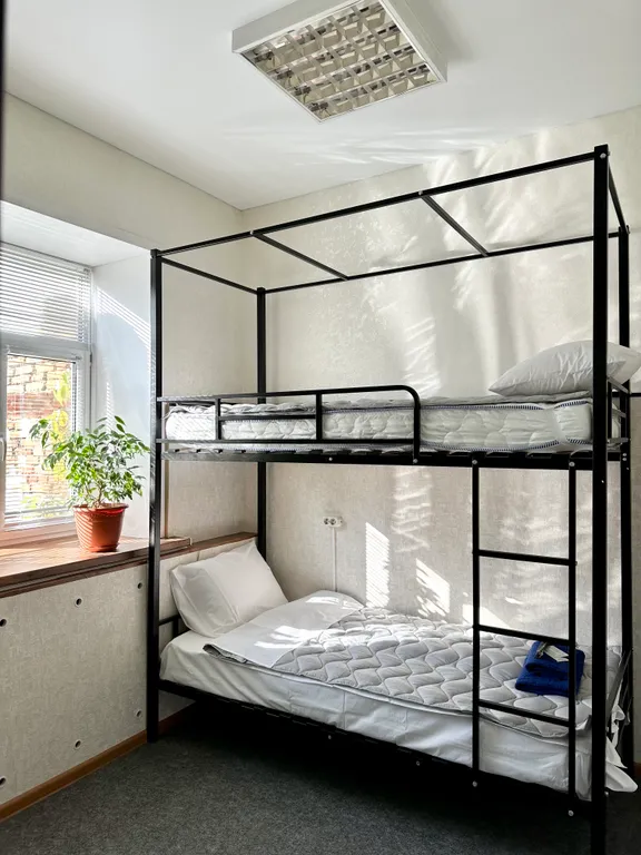 Апартаменты на 12 человек с отдельным входом в центре города и парковк