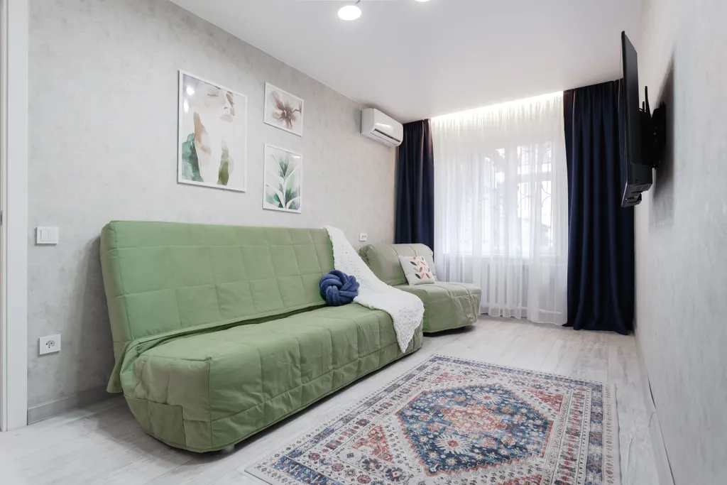 Просторная 2-комнатная квартира с дизайнерским ремонтом