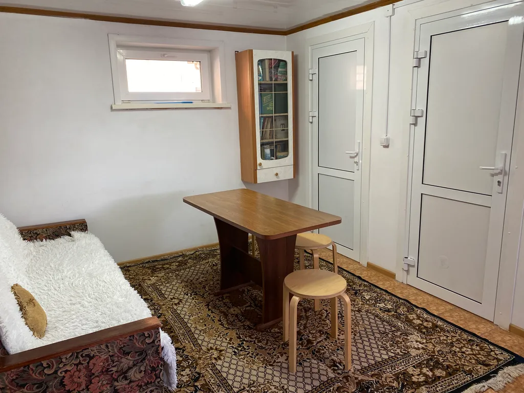 Домик у озера